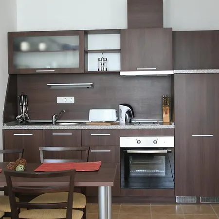 Helios Apartment *